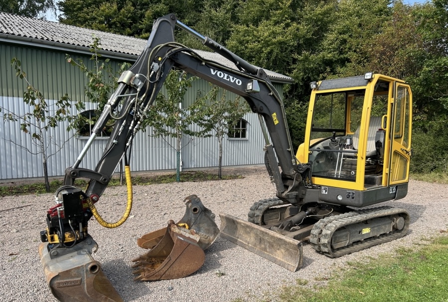 Mini pelle Volvo EC35 / 2003